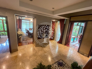 For rent そして for sale 5 Beds house in Watthana, Bangkok