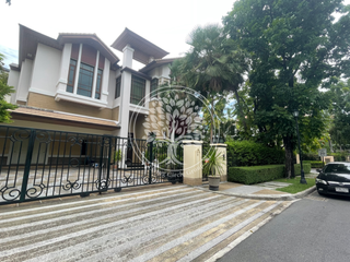 For rent そして for sale 5 Beds house in Watthana, Bangkok