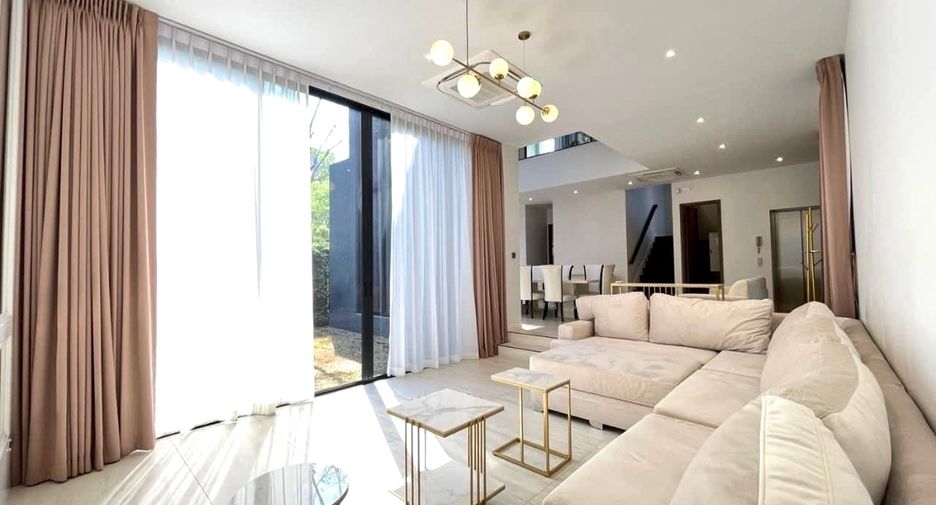 Haus zur Miete mit 4 Zimmer in Bang Kapi, Bangkok