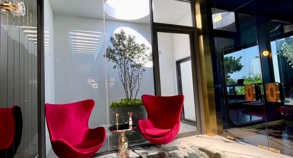 Haus zur Miete mit 4 Zimmer in Bang Kapi, Bangkok