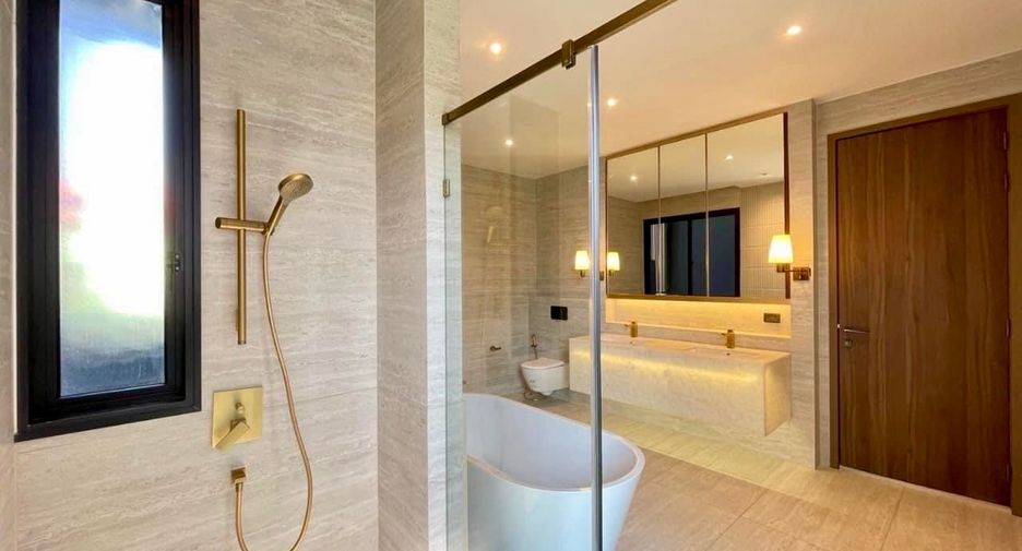 Haus zur Miete mit 4 Zimmer in Bang Kapi, Bangkok