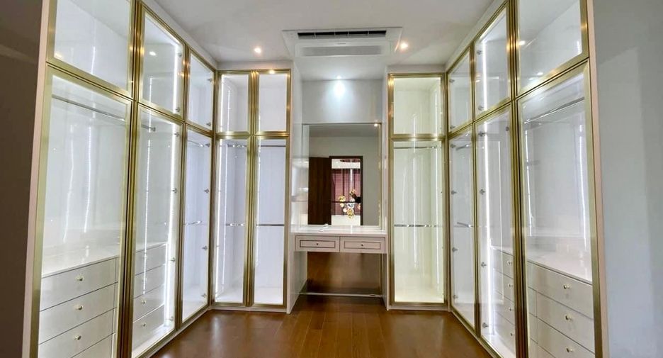 Haus zur Miete mit 4 Zimmer in Bang Kapi, Bangkok