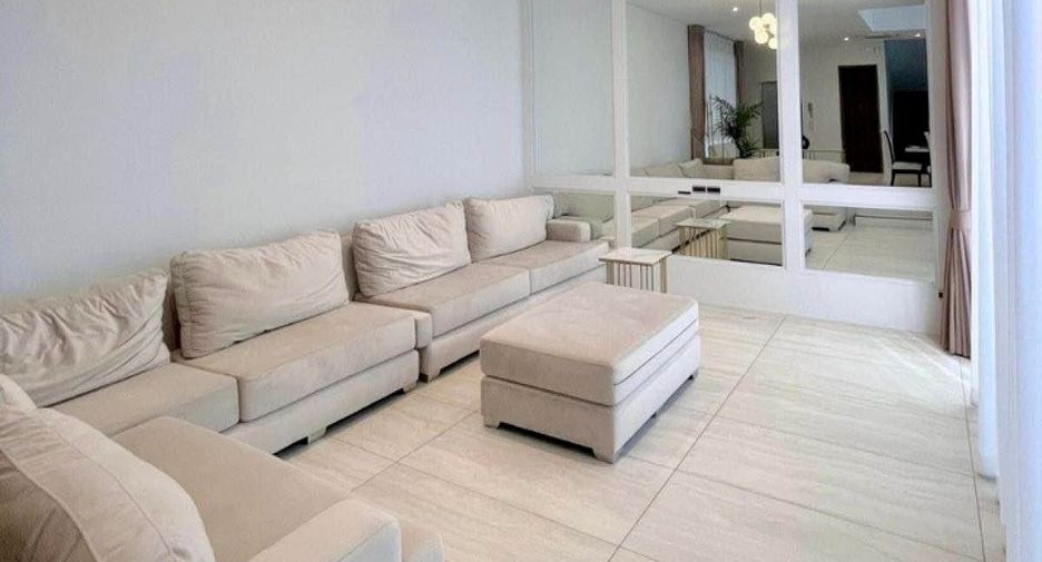 Haus zur Miete mit 4 Zimmer in Bang Kapi, Bangkok
