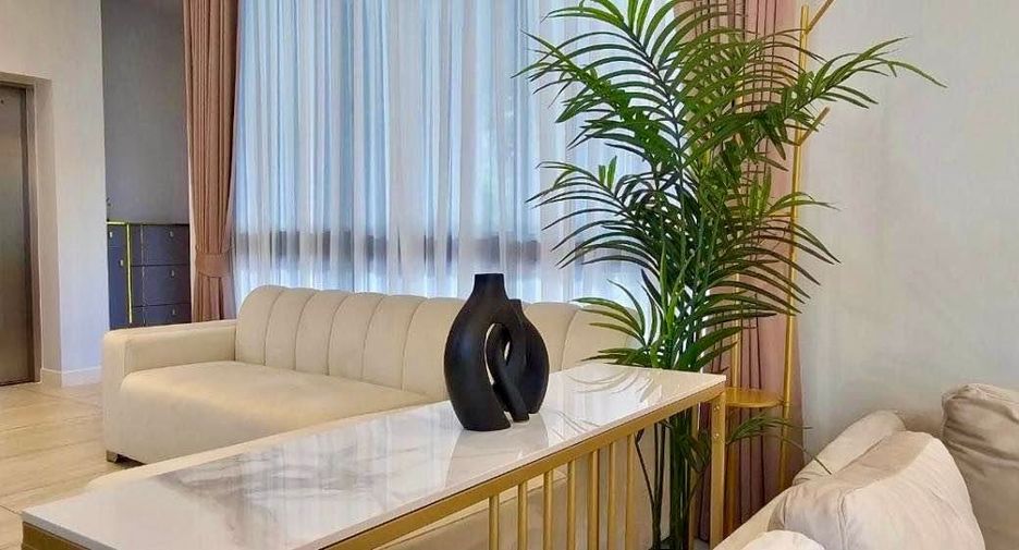 Haus zur Miete mit 4 Zimmer in Bang Kapi, Bangkok