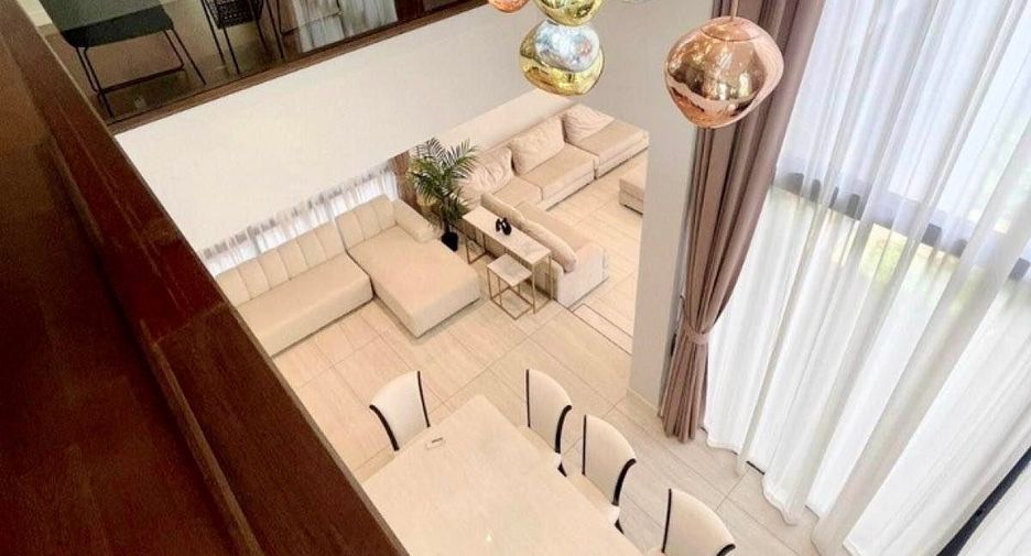 Haus zur Miete mit 4 Zimmer in Bang Kapi, Bangkok