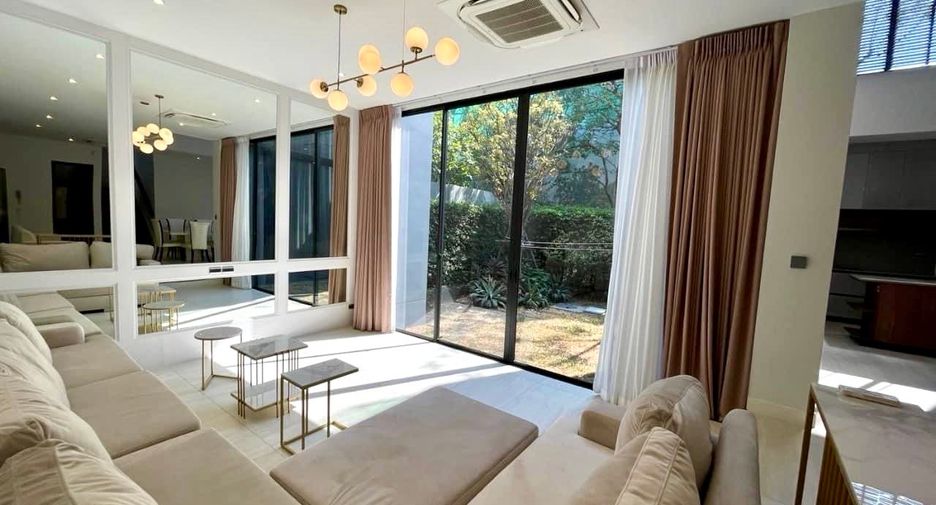 Haus zur Miete mit 4 Zimmer in Bang Kapi, Bangkok
