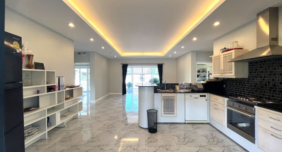 For sale 4 Beds villa in Takua Pa, Phang Nga