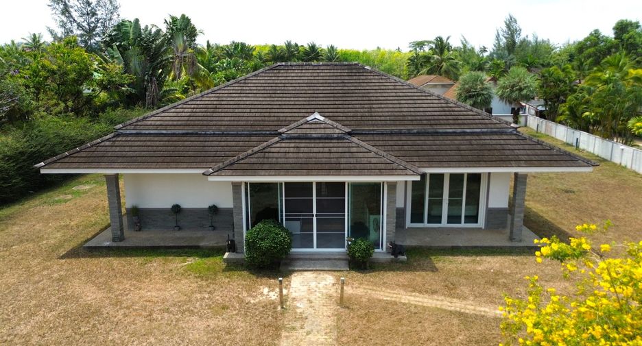 For sale 4 Beds villa in Takua Pa, Phang Nga