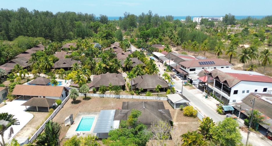 For sale 4 Beds villa in Takua Pa, Phang Nga