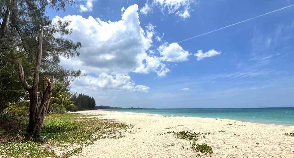 For sale 4 Beds villa in Takua Pa, Phang Nga