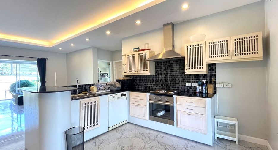 For sale 4 Beds villa in Takua Pa, Phang Nga