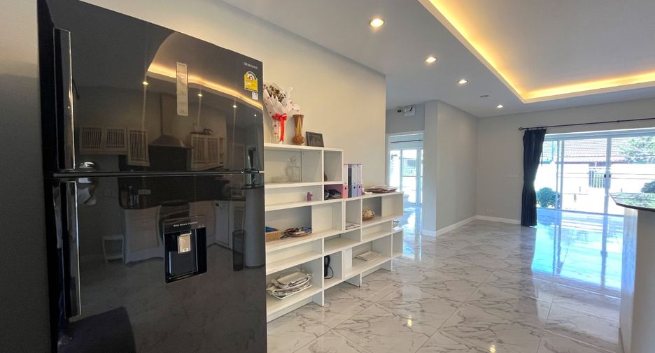 For sale 4 Beds villa in Takua Pa, Phang Nga
