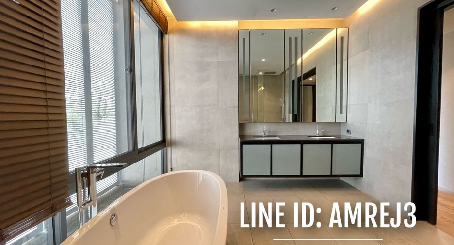 Haus zur Miete mit 4 Zimmer in Khlong Toei, Bangkok