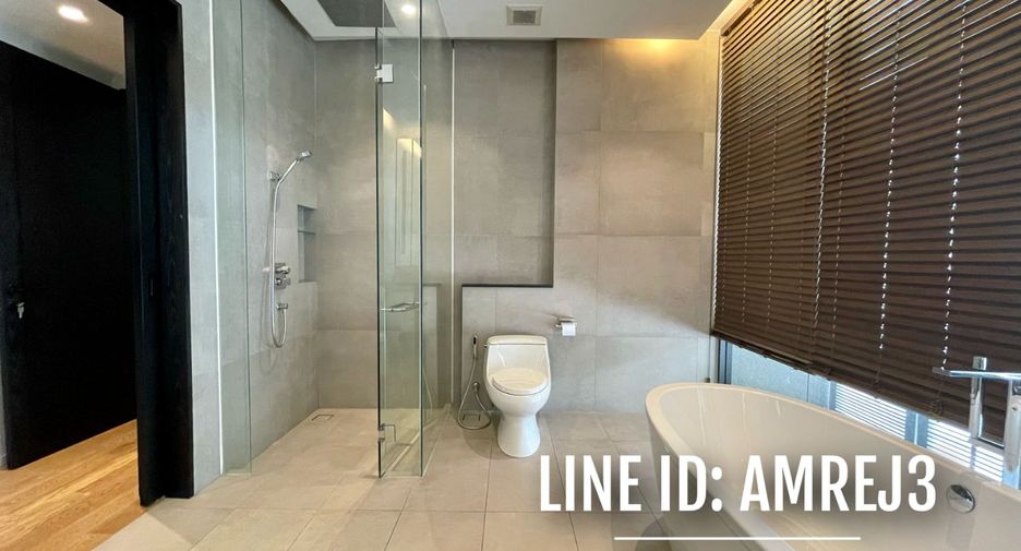 Haus zur Miete mit 4 Zimmer in Khlong Toei, Bangkok