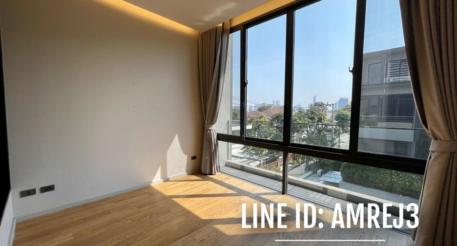 Haus zur Miete mit 4 Zimmer in Khlong Toei, Bangkok