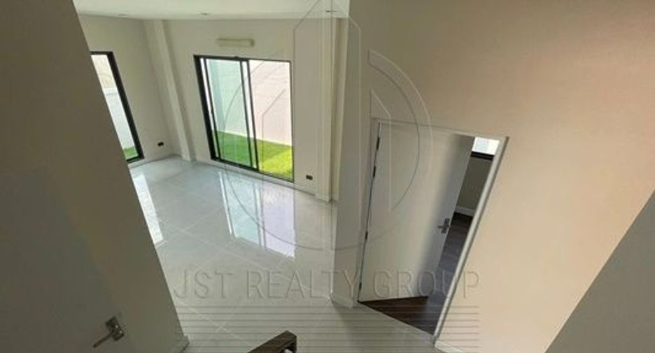 For sale 4 ベッドルーム house in Bang Phli, Samut Prakan