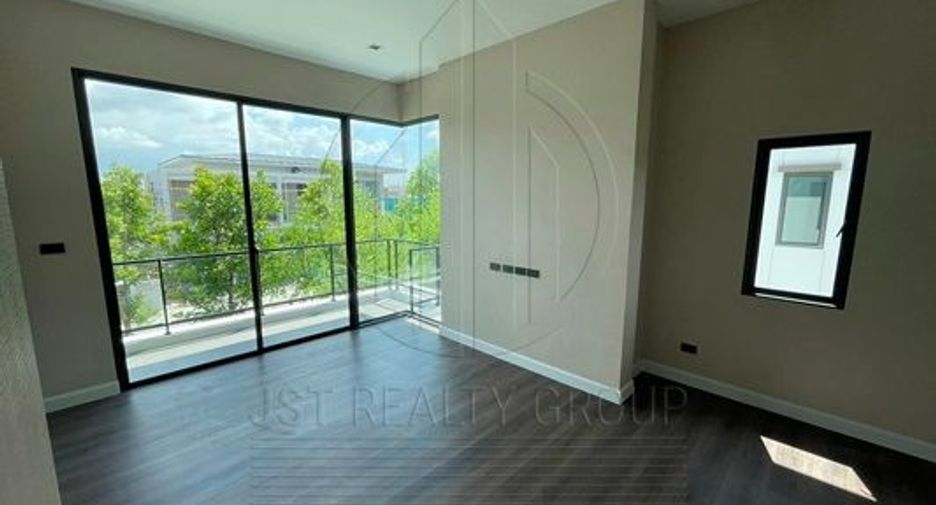 For sale 4 ベッドルーム house in Bang Phli, Samut Prakan