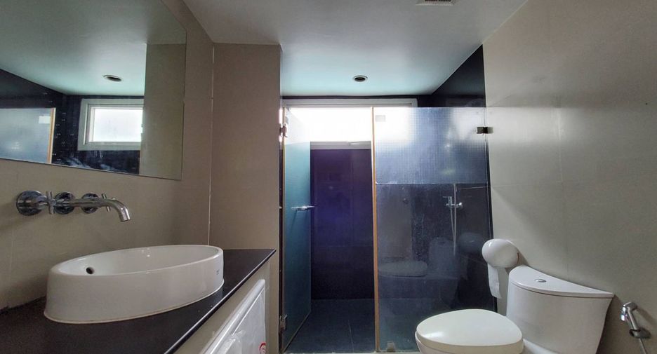 For sale 1 bed condo in Khlong San, Bangkok