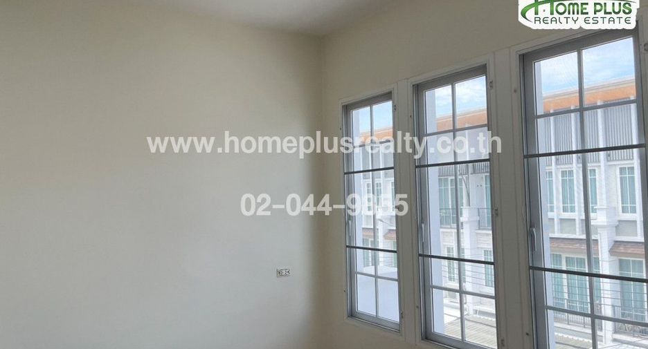 For sale 5 bedrooms townhouse in Bueng Kum, Bangkok