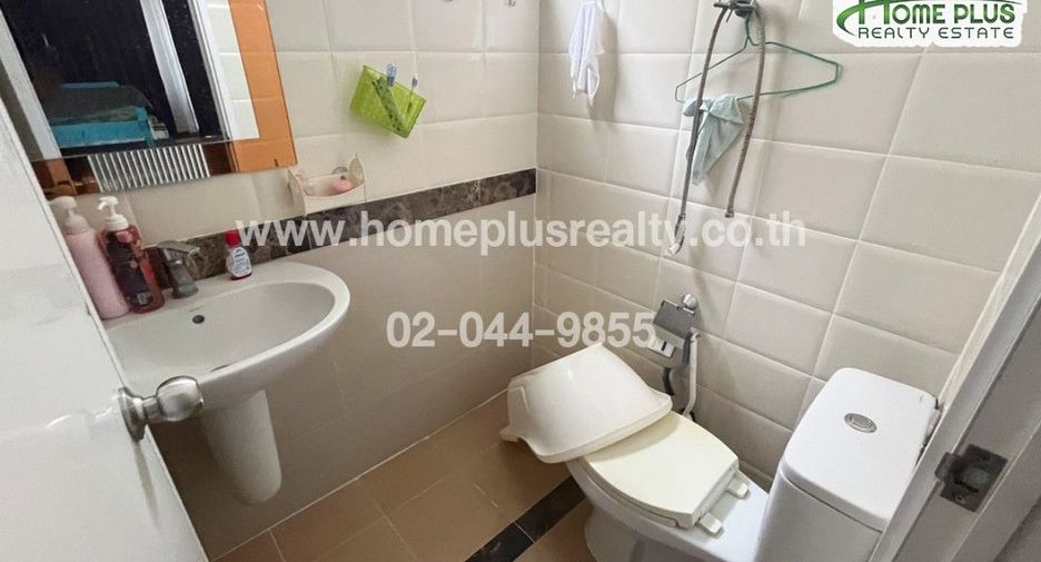 For sale 5 bedrooms townhouse in Bueng Kum, Bangkok