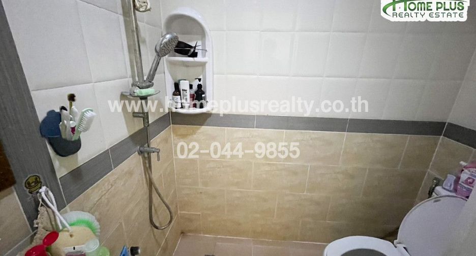 For sale 5 bedrooms townhouse in Bueng Kum, Bangkok