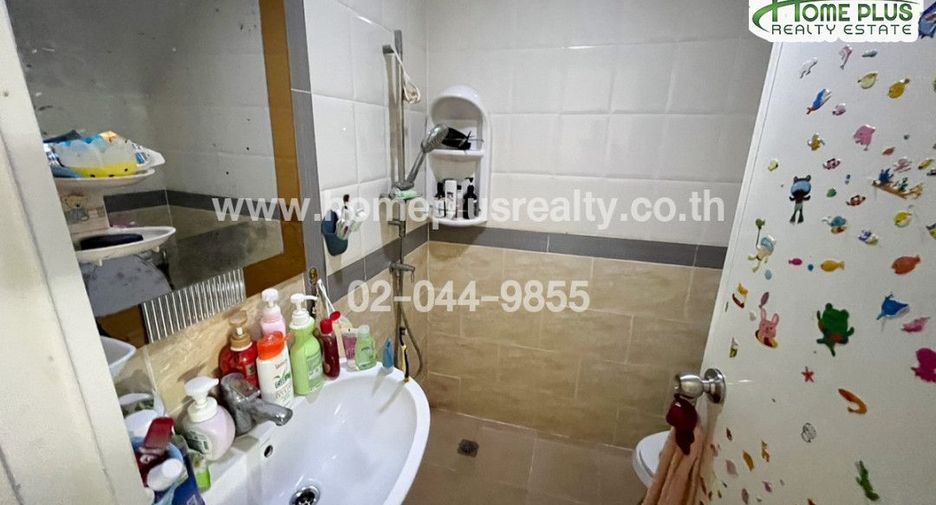 For sale 5 bedrooms townhouse in Bueng Kum, Bangkok