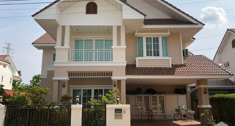 For sale 4 bed villa in San Kamphaeng, Chiang Mai