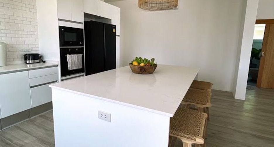 For rent 4 bedrooms villa in Ko Samui, Surat Thani