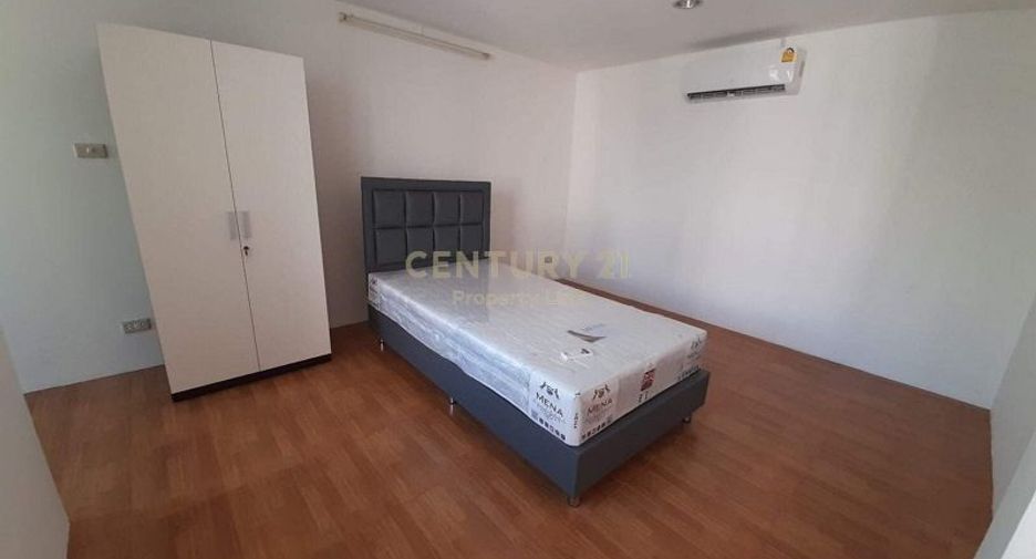 For rent and for sale 5 bedrooms townhouse in Chatuchak, Bangkok