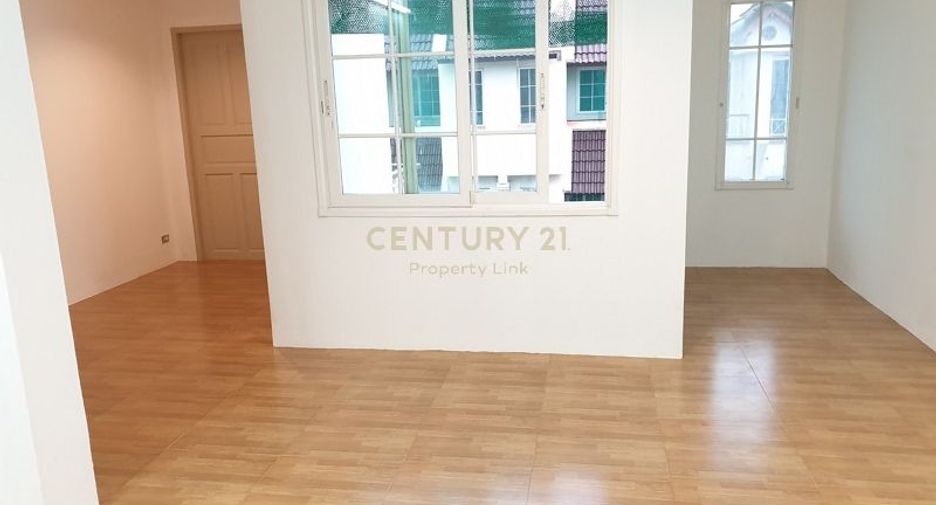 For rent and for sale 5 bedrooms townhouse in Chatuchak, Bangkok