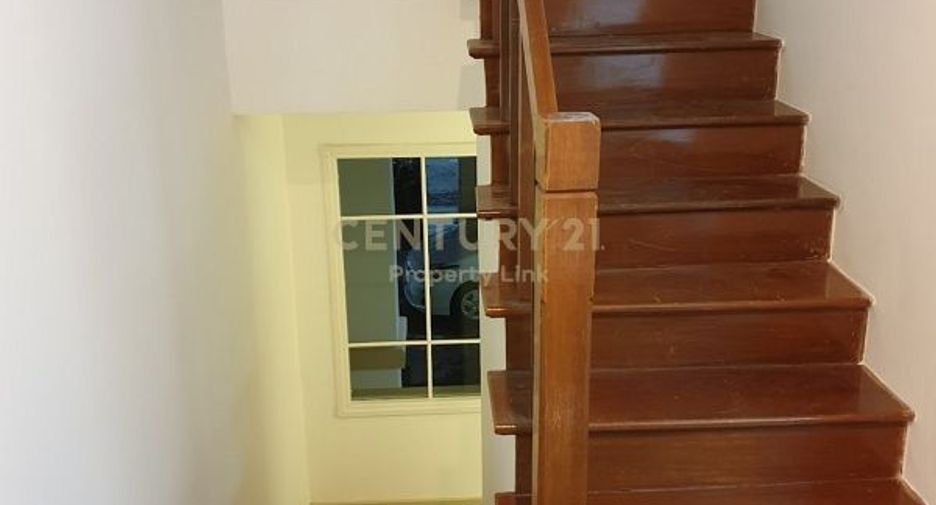 For rent and for sale 5 bedrooms townhouse in Chatuchak, Bangkok