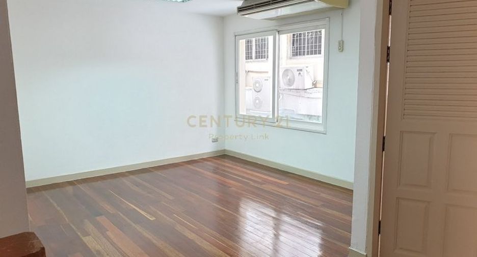 For rent and for sale 5 bed townhouse in Chatuchak, Bangkok