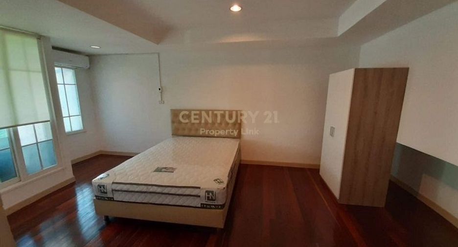 For rent and for sale 5 bedrooms townhouse in Chatuchak, Bangkok