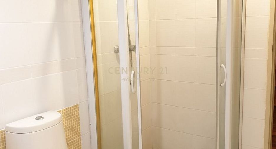 For rent and for sale 5 bedrooms townhouse in Chatuchak, Bangkok