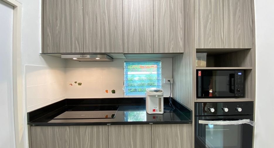 Casa en alquiler y en venta de 3 habitaciones en San Kamphaeng, Chiang Mai