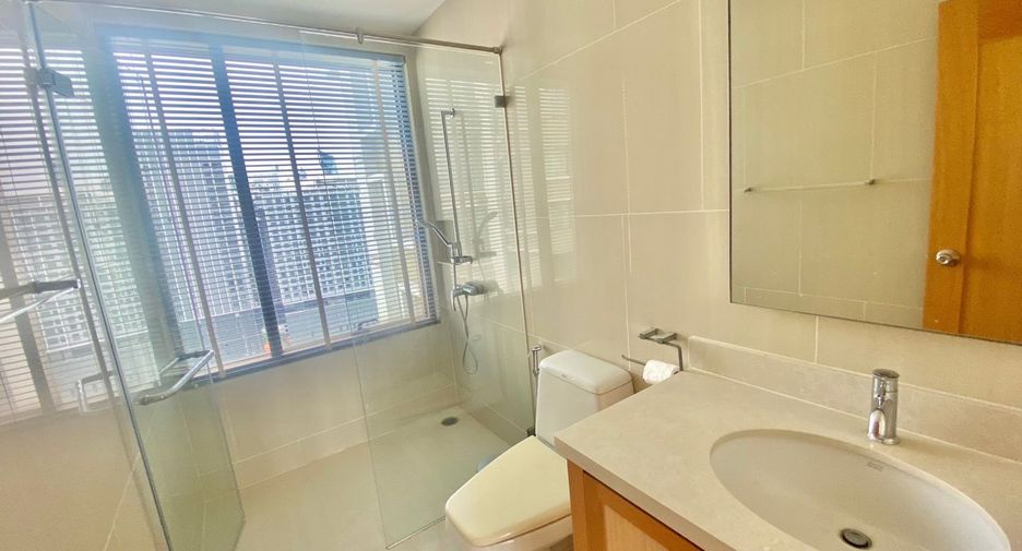 For rent 4 bedrooms condo in Khlong Toei, Bangkok
