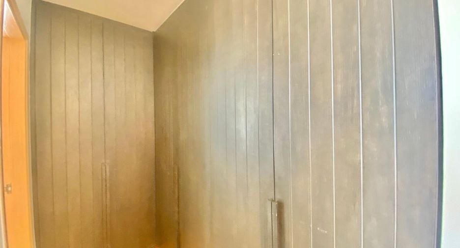 For rent 4 bedrooms condo in Khlong Toei, Bangkok