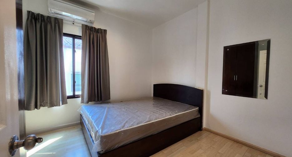 For rent 3 ベッドルーム townhouse in Suan Luang, Bangkok