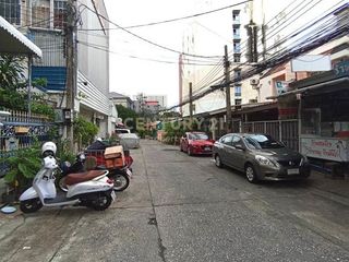 For sale 2 bed townhouse in Phaya Thai, Bangkok