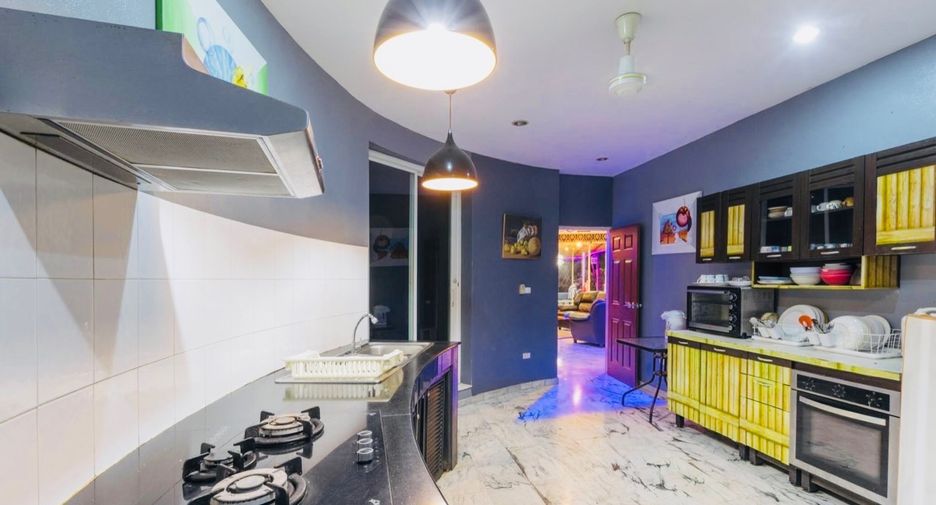 Haus zum Kauf mit 6 Zimmer in Bang Lamung, Chonburi
