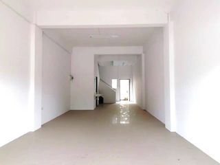 For sale 1 Beds retail Space in Si Racha, Chonburi