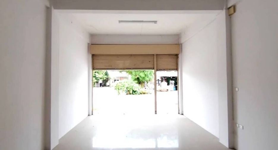 For sale 1 bed retail Space in Si Racha, Chonburi