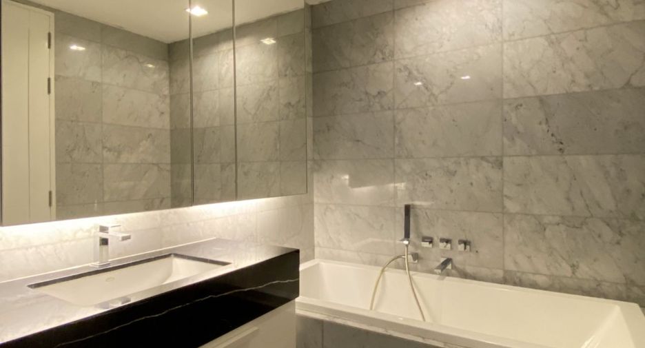 For rent 1 bed condo in Pathum Wan, Bangkok