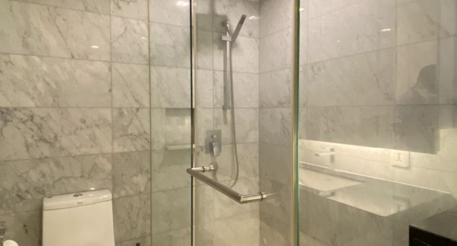 For rent 1 bed condo in Pathum Wan, Bangkok
