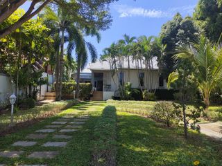 For rent 4 bedrooms villa in Mueang Phuket, Phuket