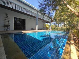 For rent 4 bedrooms villa in Mueang Phuket, Phuket