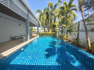 For rent 4 bedrooms villa in Mueang Phuket, Phuket