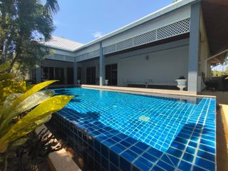 For rent 4 bedrooms villa in Mueang Phuket, Phuket