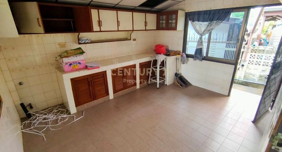 For sale 2 bedrooms house in Huai Khwang, Bangkok