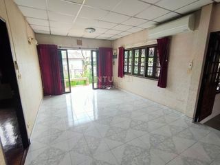 Casa en venta de 2 habitaciones en Huai Khwang, Bangkok